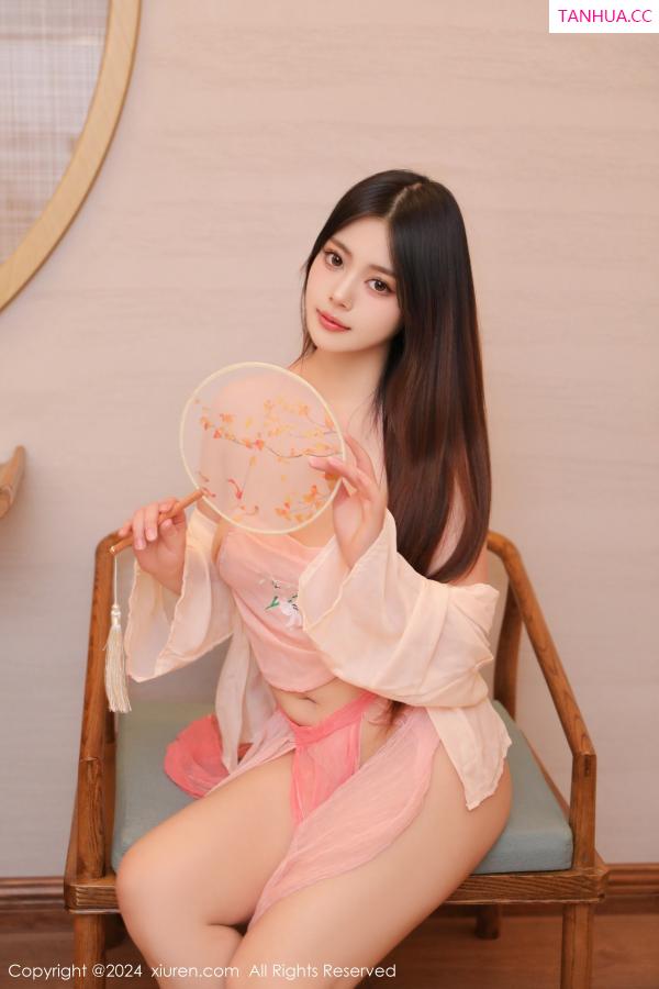   [XiuRen]高清写真图 2024.08.20 No.9040 蛋蛋宝 妩媚美腿第30张图片